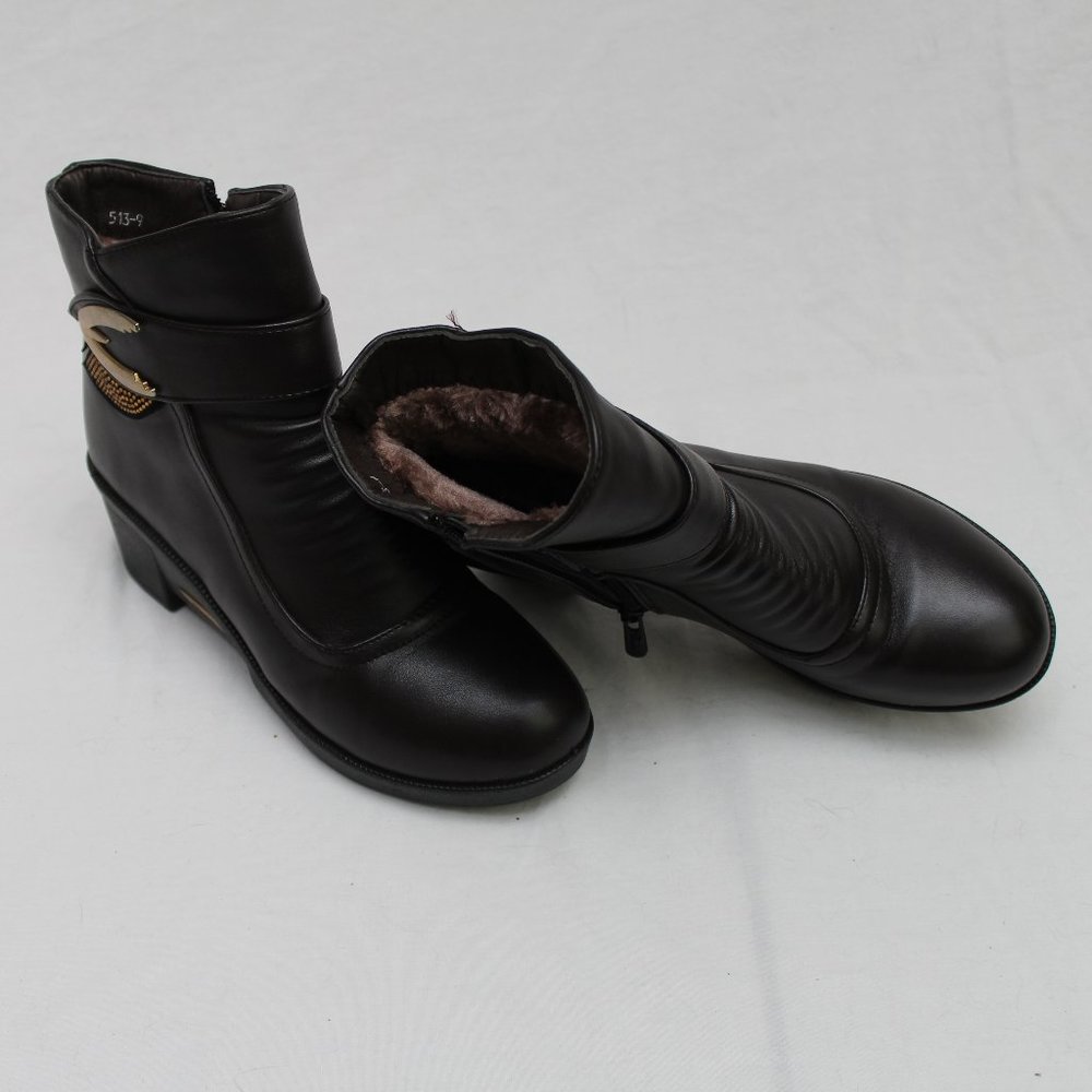 ANKLE LENGTH SNOW BOOTS